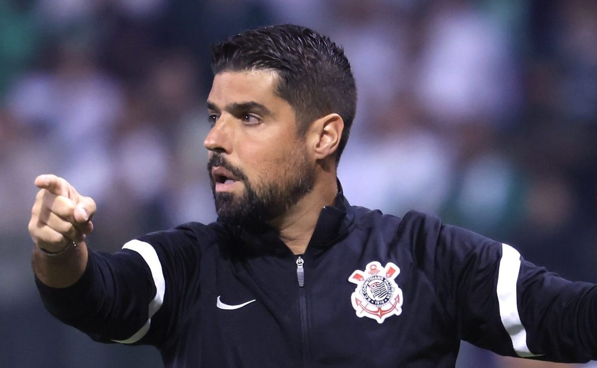 António Oliveira vira alvo do Atlético-MG, e português poderá assumir o cargo para 2025