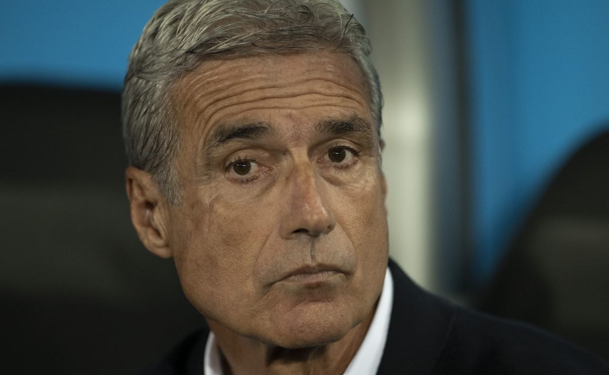 Luís Castro tem exigências conhecidas para assinar com Atlético; plano para categoria de base chama atenção