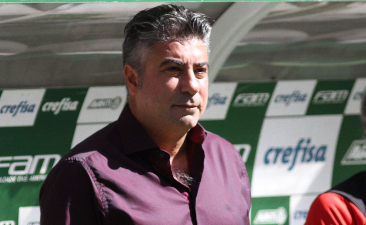 Marcelo Teixeira toma decisão drástica e demite Alexandre Gallo do Santos