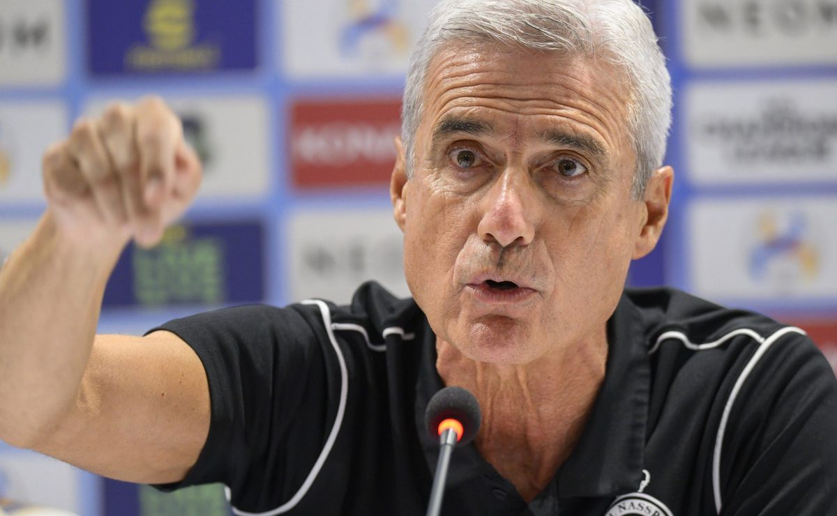 Atlético-MG encaminha acerto com Luís Castro e deve fazer anúncio oficial em breve