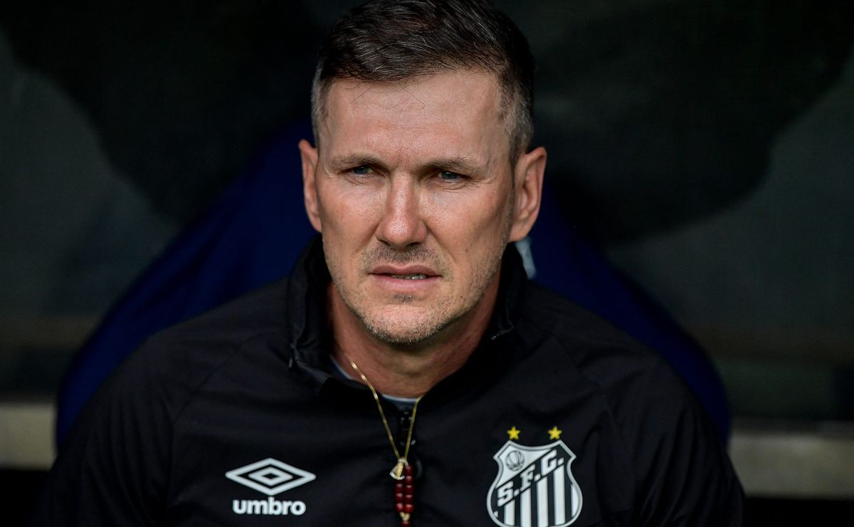 Grêmio faz contato com representantes de Paulo Turra após desistência por Pedro Caixinha