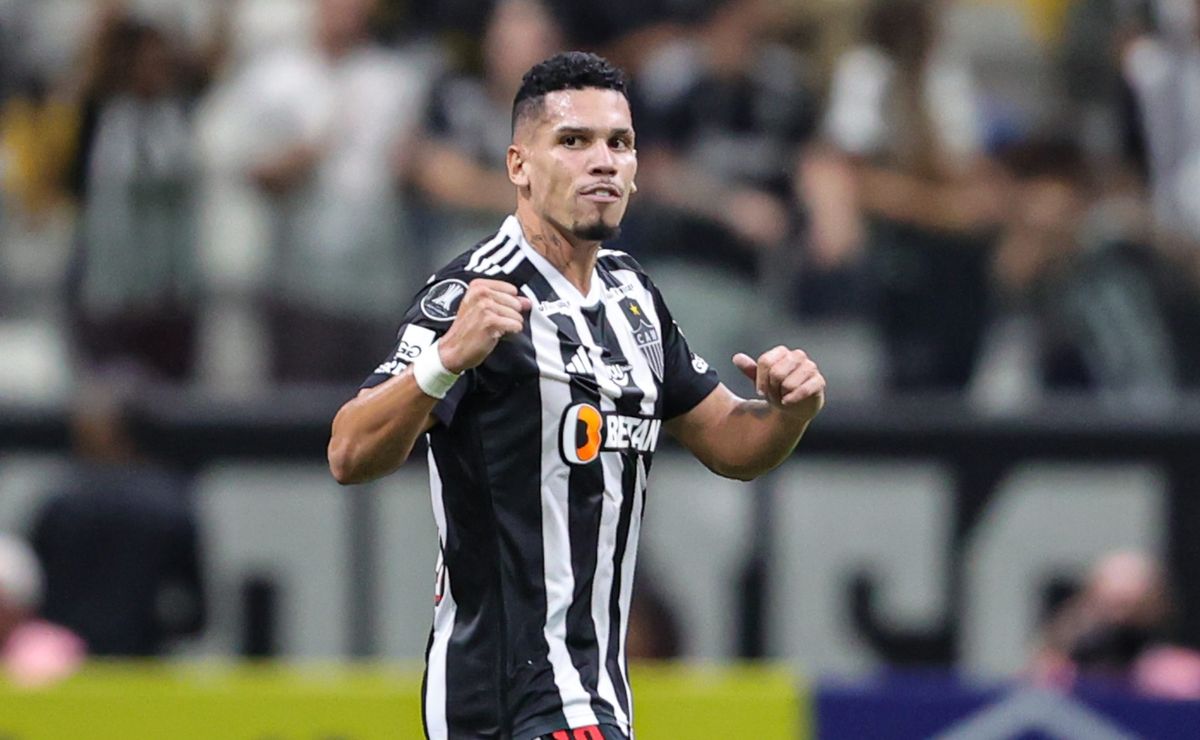 Além de Facundo Torres, Palmeiras acerta contratação de Paulinho após troca de documentos com Atlético-MG