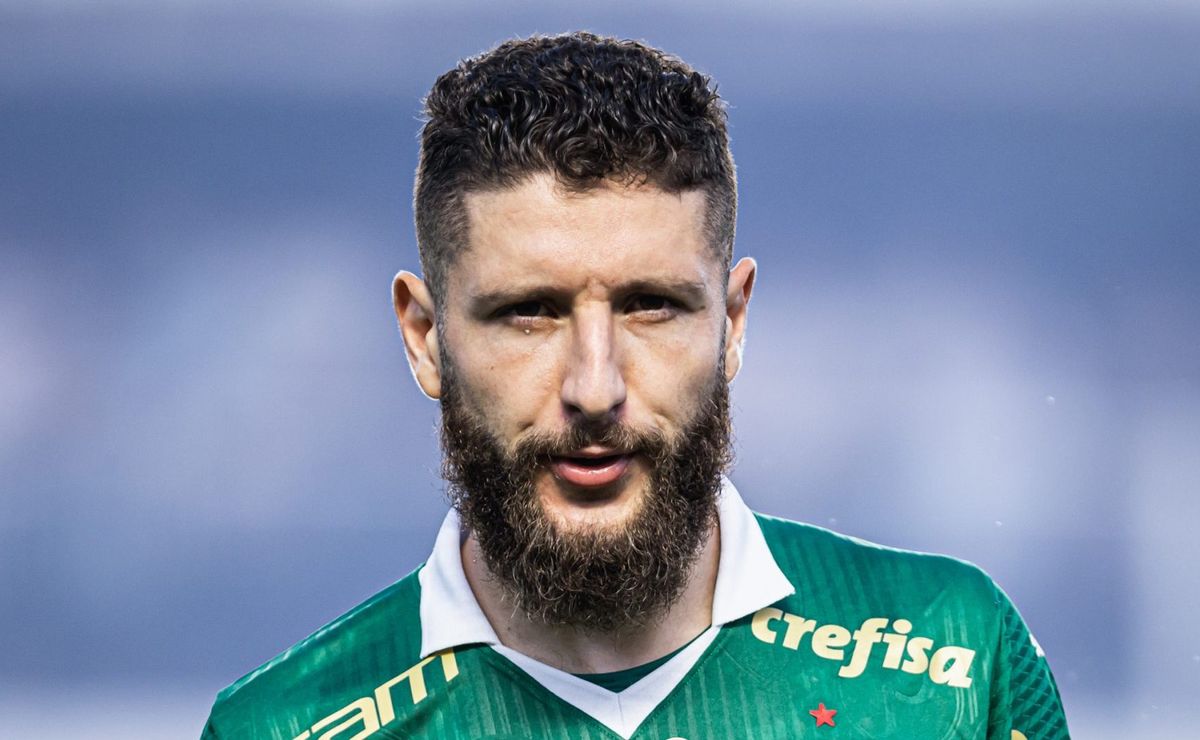 Alvo do Cruzeiro, Zé Rafael não descarta continuar no Palmeiras em 2025