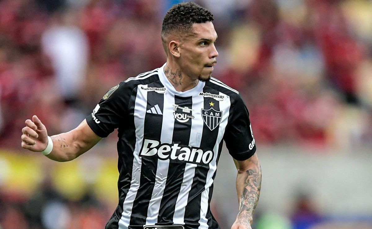 Saída de Paulinho ao Palmeiras terá reposta à altura no Atlético-MG, afirma André Hernan