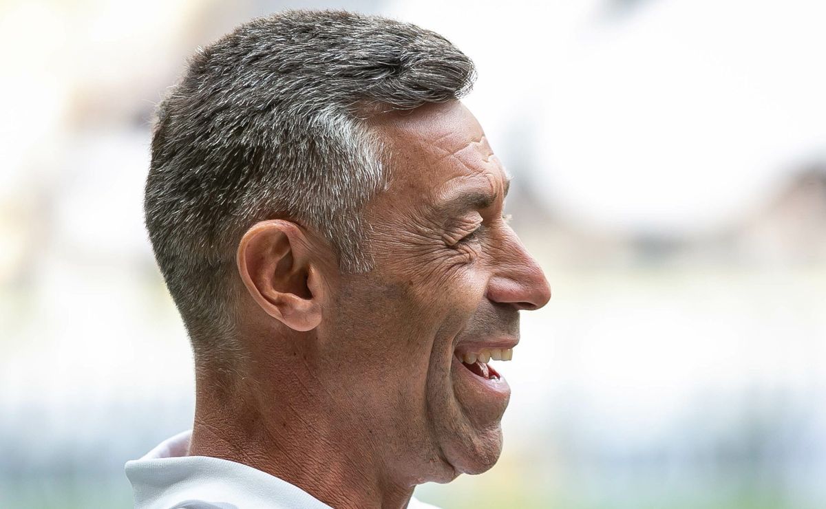 Grêmio aumenta proposta e fecha acordo com Pedro Caixinha, após reunião