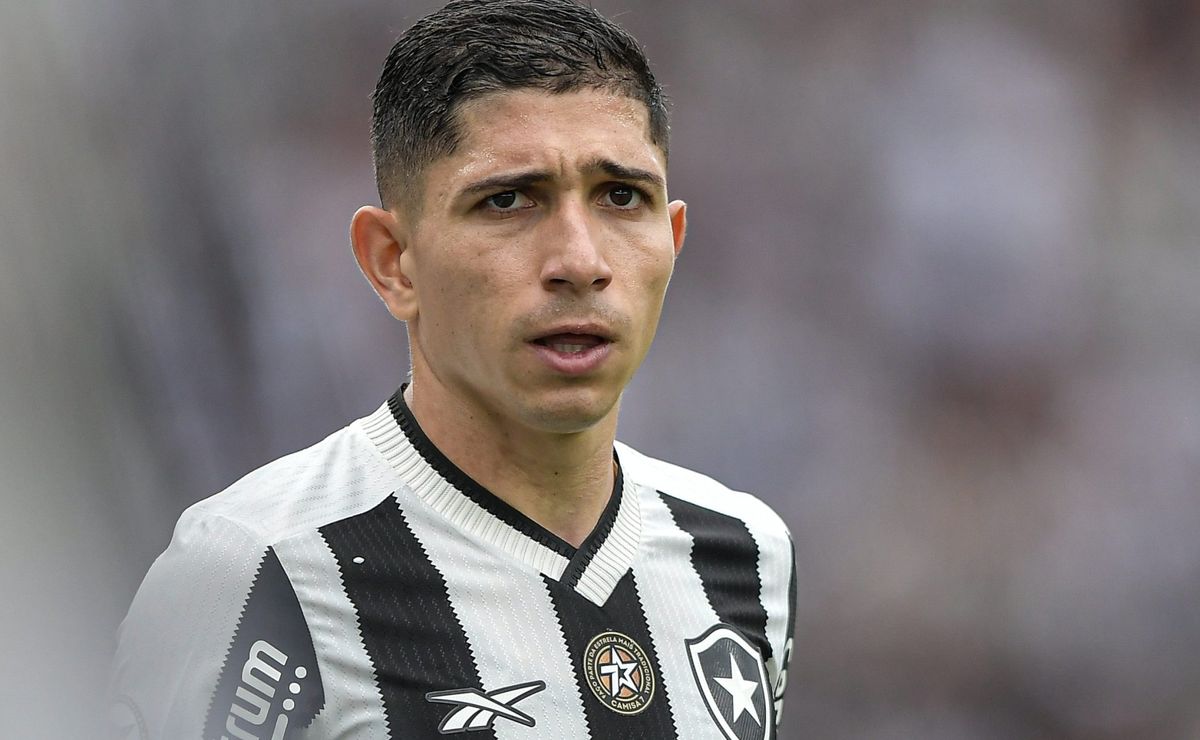 Savarino vira alvo de mais uma equipe da Europa e pode se despedir do Botafogo