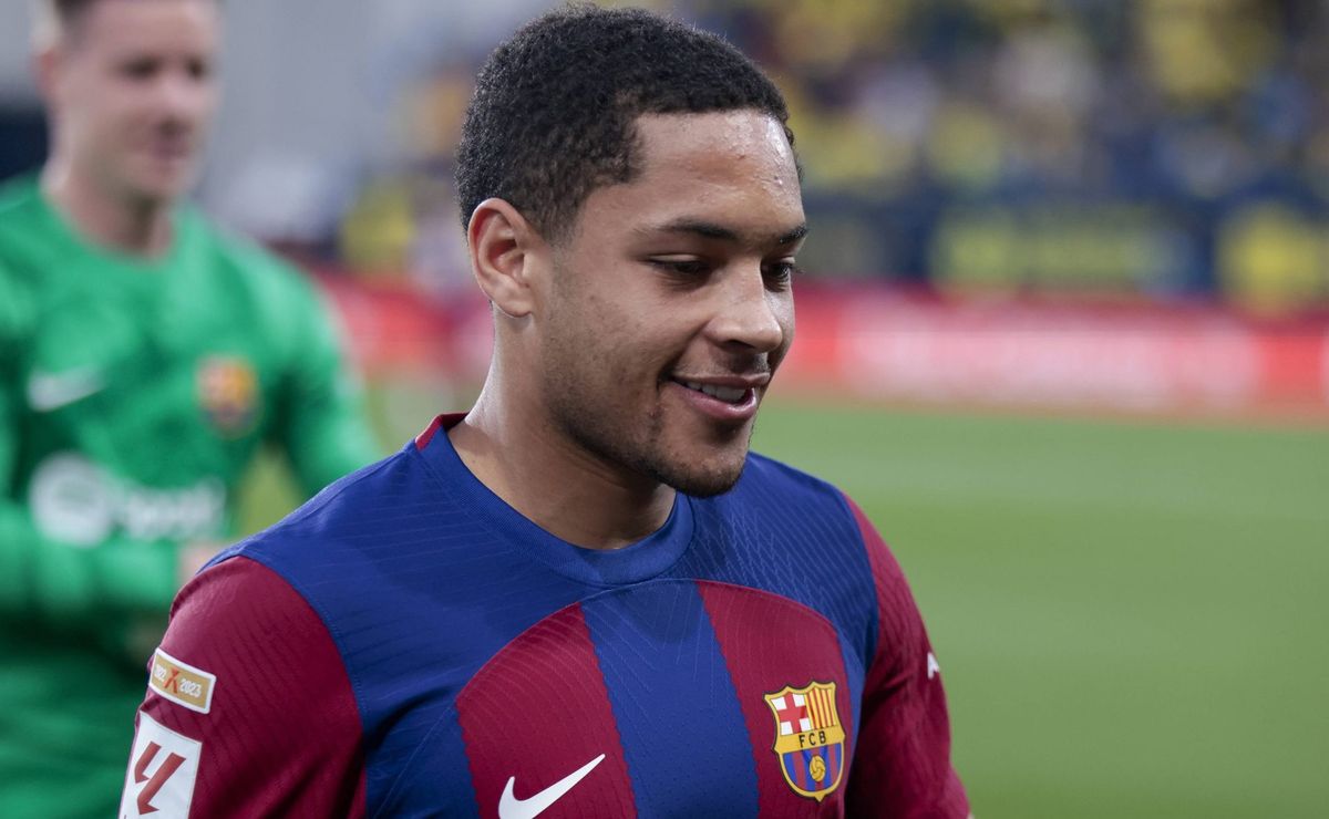 Vitor Roque recebe proposta de R$ 127 milhões para jogar no Brasil por tricampeão da Libertadores