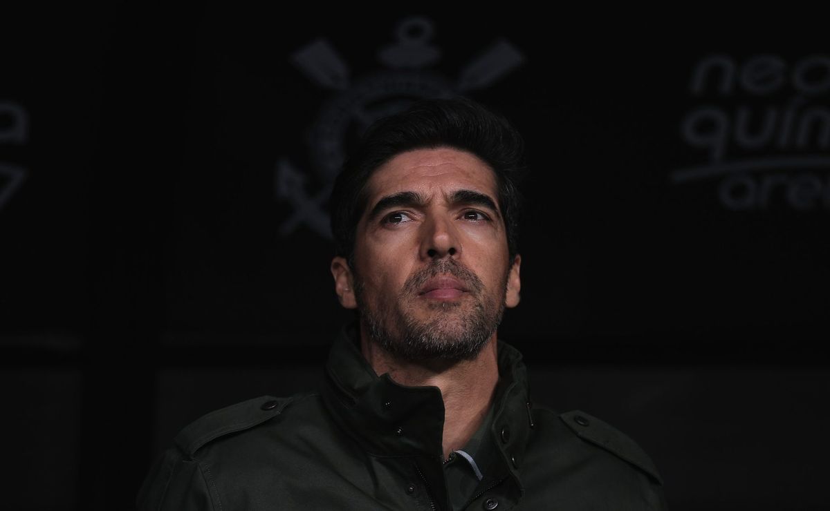 Corinthians quer contratar zagueiro Valentín Gómez e prepara chapéu em Palmeiras de Abel