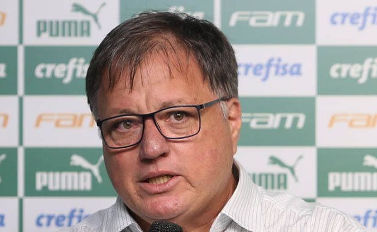 Anderson Barros trabalha dobrado e Palmeiras negocia com Vitor Roque, mas tem plano B