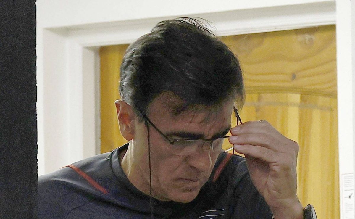 Sem Pedro Caixinha, Grêmio tem sinal verde para fechar com Gustavo Quinteros, do Vélez