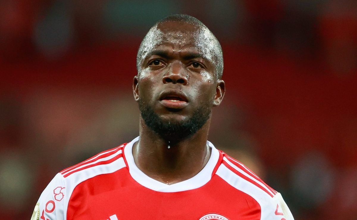 Atlético-MG procura por substituto de Paulinho e chega ao nome de Enner Valencia, do Internacional