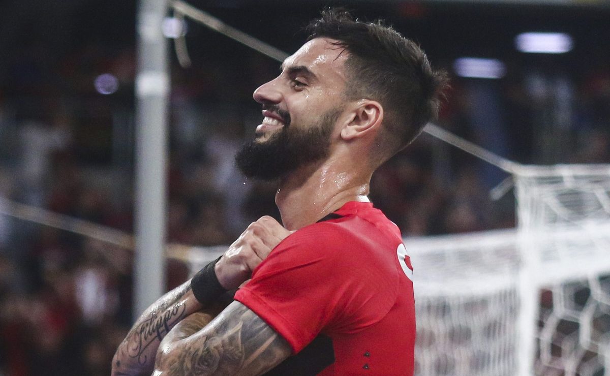 Athletico-PR decide liberar Mastriani e atacante pode fechar com o Santos em 2025