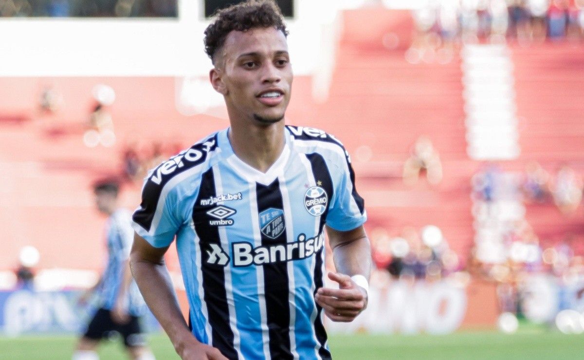 Textor toma decisão sobre trazer Bitello e + reforços ao Botafogo mesmo sem aval de Artur Jorge