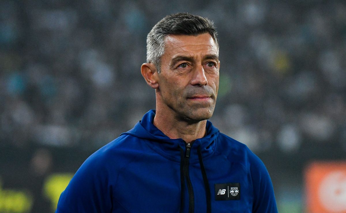 Após Santos confirmar Pedro Caixinha, Morelos pode ser reintegrado em 2025 e motivo é revelado