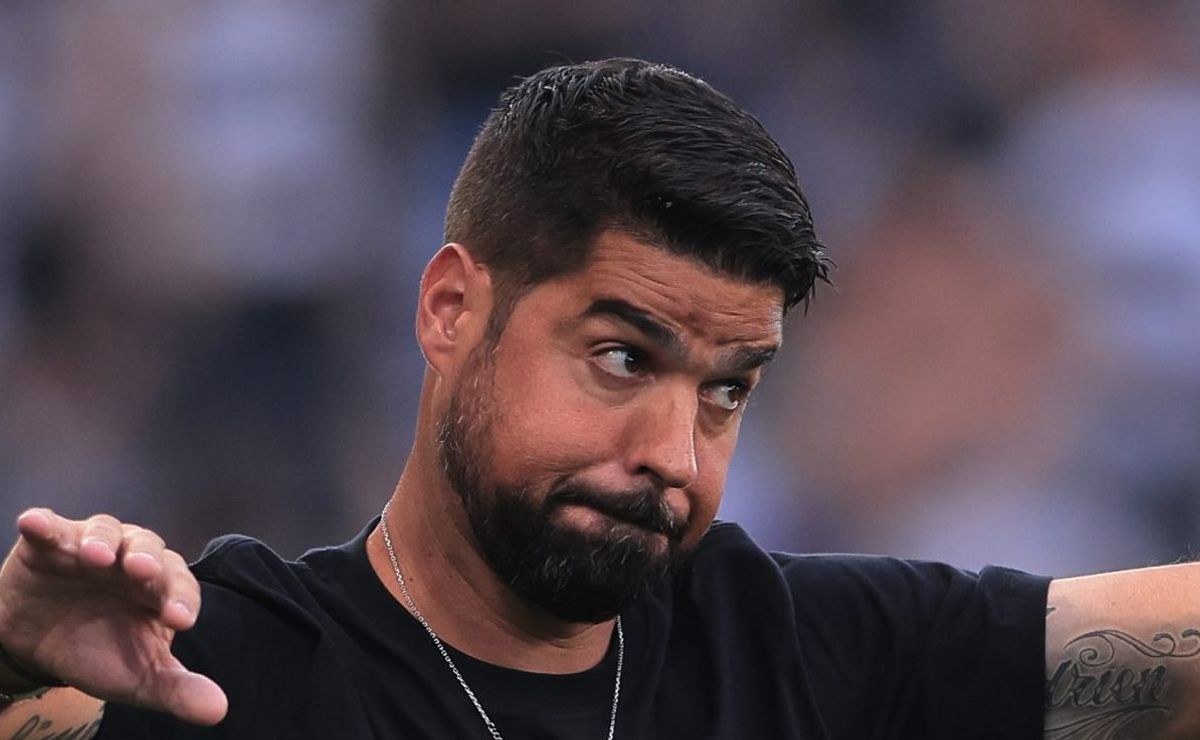 Atlético-MG toma decisão final sobre contratação de António Oliveira, ex-Corinthians