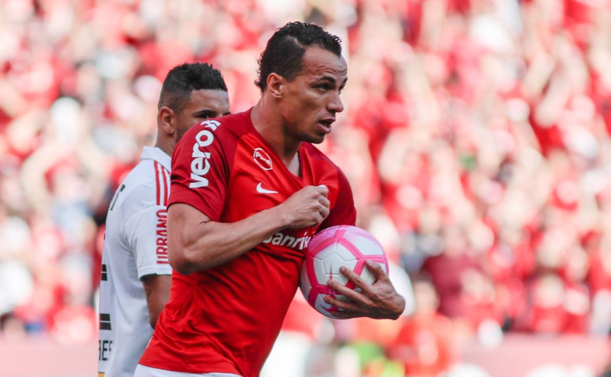 Leandro Damião ‘ressurge’ como possibilidade no Internacional, e atacante deseja encerrar a carreira