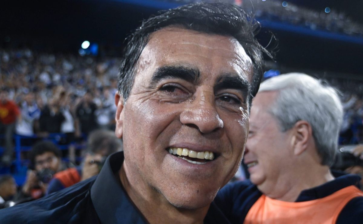 Gustavo Quinteros tem data definida para ser anunciado no Grêmio e treinador está pronto