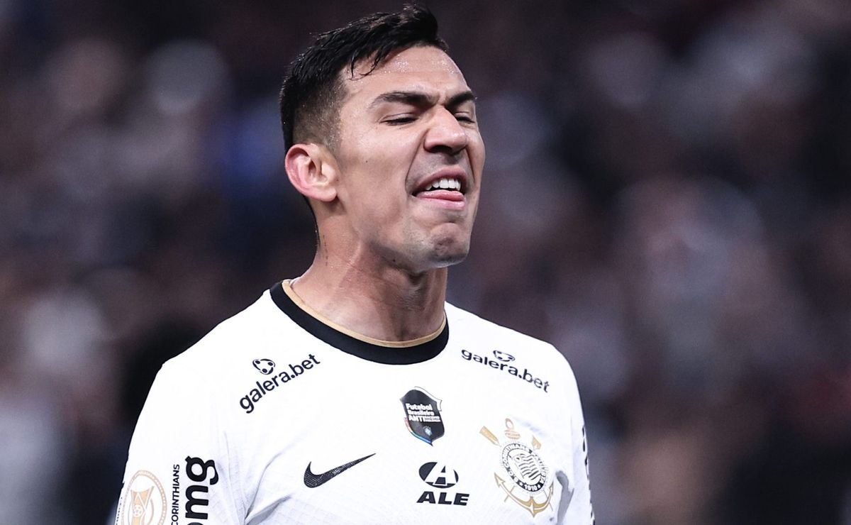 Balbuena contratado pelo Vasco após pedido de Fábio Carille tem salários acima do limite de Pedrinho