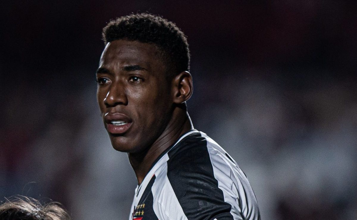 Além de Léo Pelé, Vasco está liberando mais um medalhão e Maicon acerta com o Coritiba