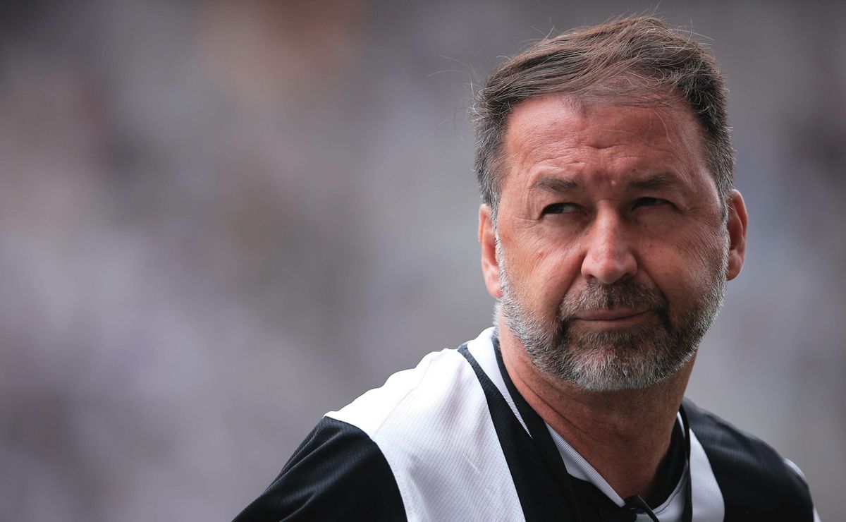 Corinthians vê a possibilidade de Pedro Henrique se transferir ao Ceará de forma permanente