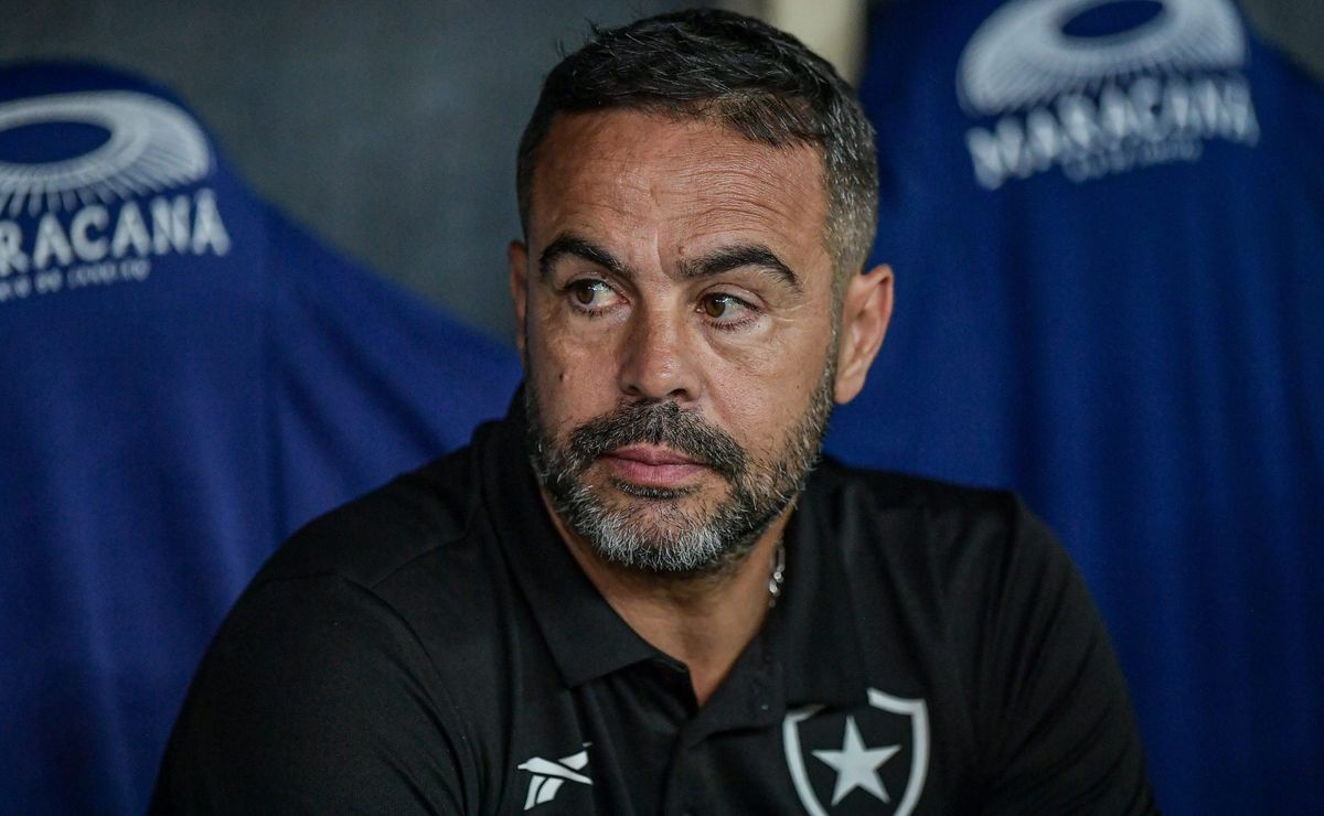 Artur Jorge deve deixar Botafogo neste sábado (28) com Al-Rayyan pagando multa rescisória, diz portal