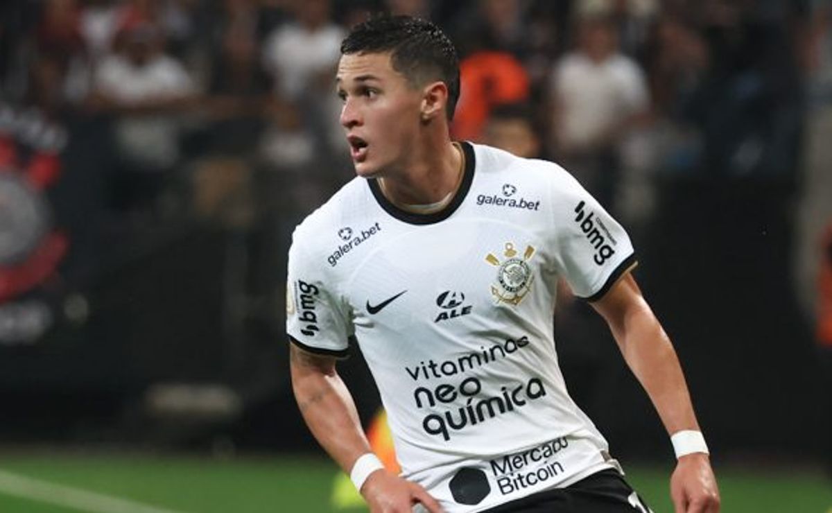 Mateus Vital volta a ser assunto no Corinthians e jogador pode render dinheiro com transferência