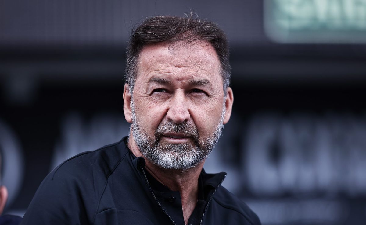 Augusto Melo decide liberar Pedro Henrique, mas negociação não irá render aos cofres do Corinthians