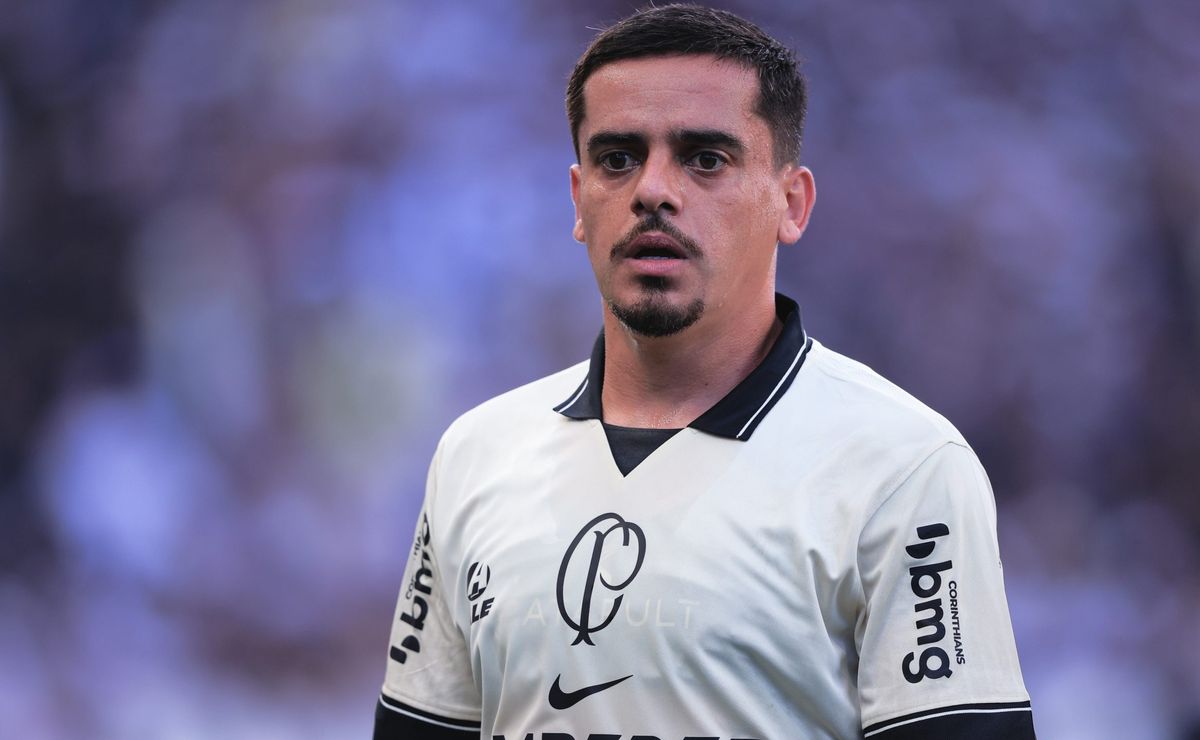 Corinthians irá pagar metade do salário de Fagner durante sua passagem pelo Cruzeiro