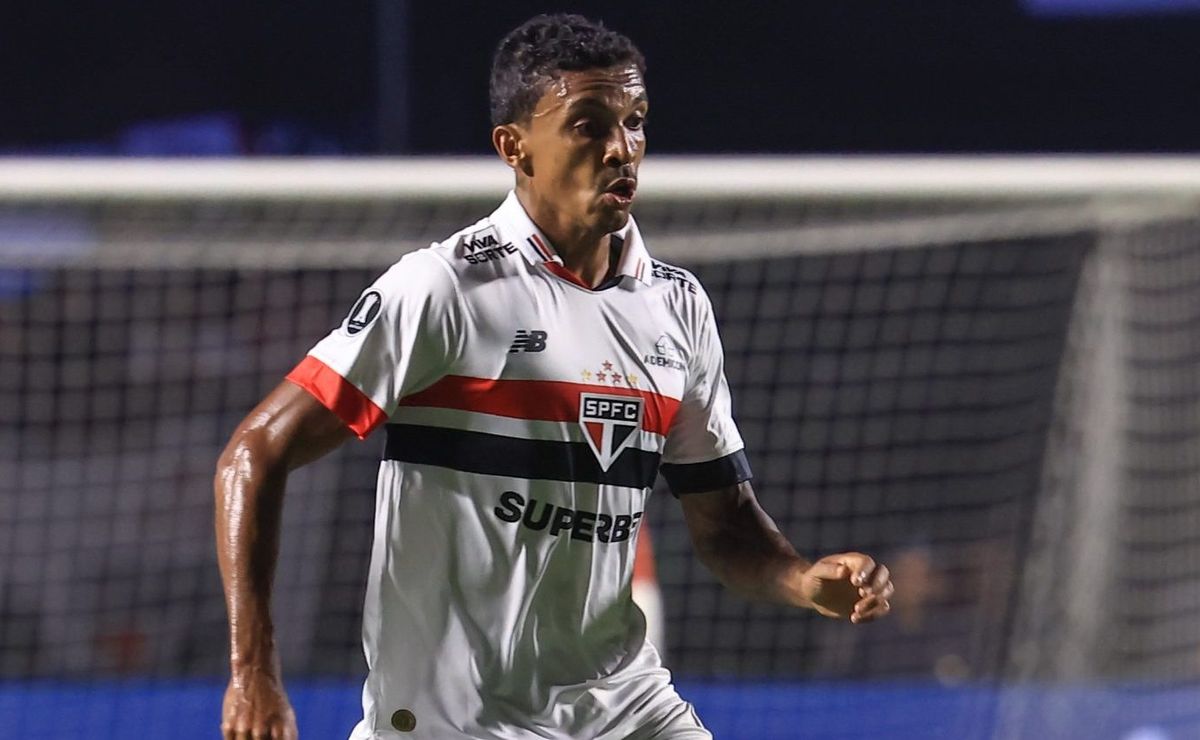 Luis Gustavo fica próximo de renovar com o São Paulo e detalhes são aguardados