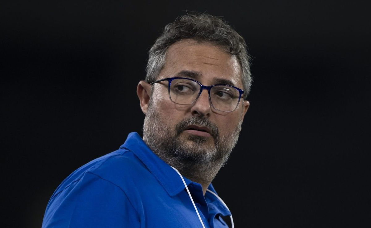 Cruzeiro se aproxima de reforço e Alexandre Mattos aguarda detalhe determinante