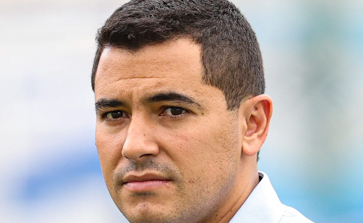 Pedro Martins entra em cena e Santos oferece contrato até 2026 a Reinaldo, lateral ex-Grêmio