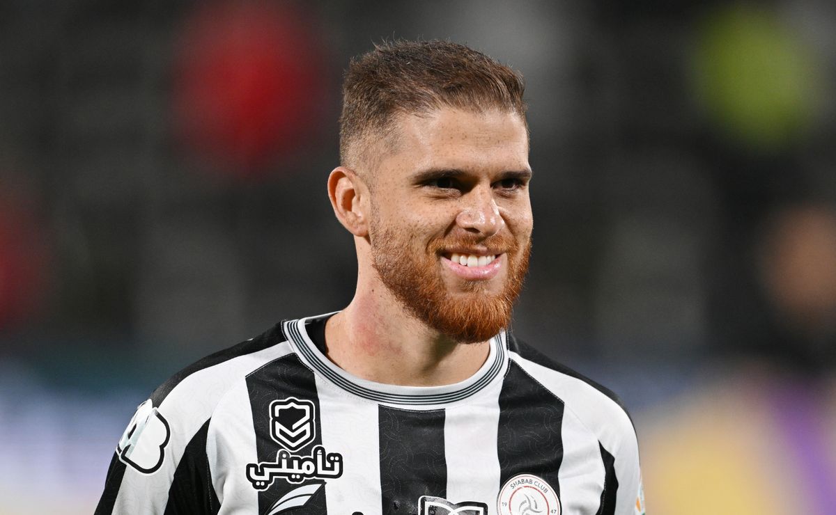 Corinthians ainda não fez uma proposta a Cuéllar e colombiano pode permanecer no futebol árabe