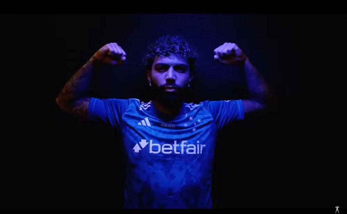 Torcedores do Cruzeiro se emocionam com o anúncio de Gabigol e reagem com euforia