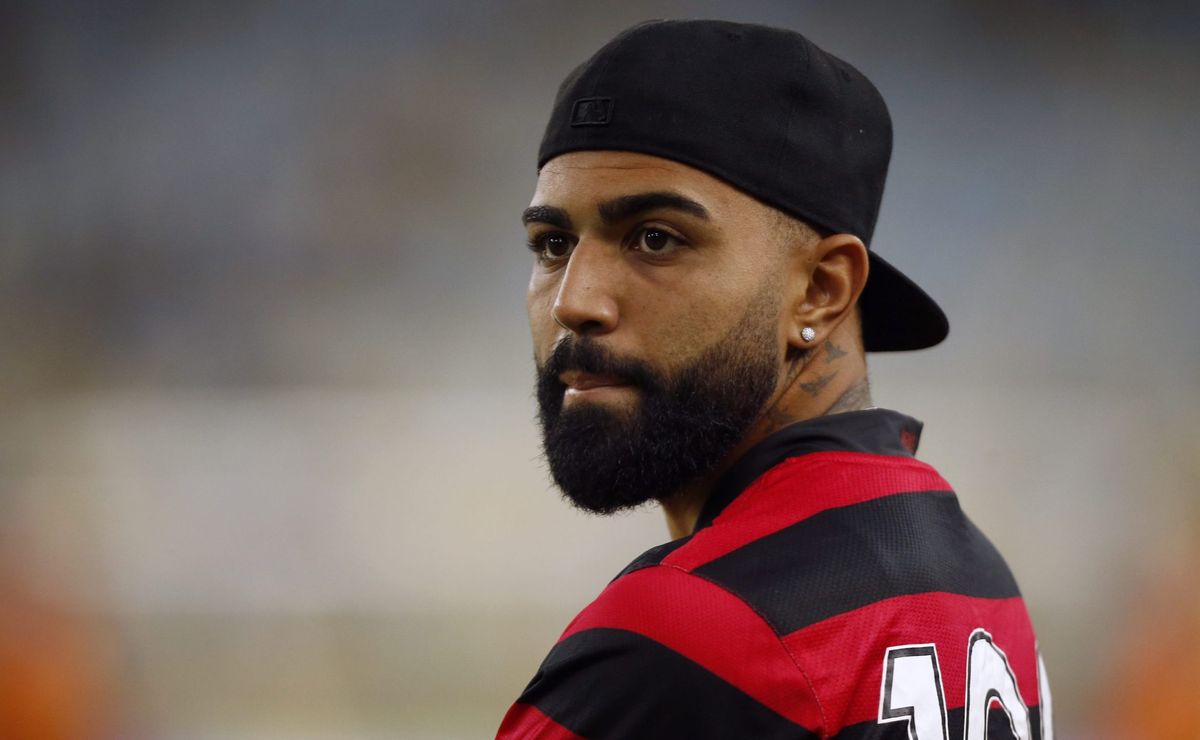 Após perder Gabigol, Flamengo dá chapéu no Sevilla e Flamengo se aproxima de atacante de 28 anos que joga no exterior