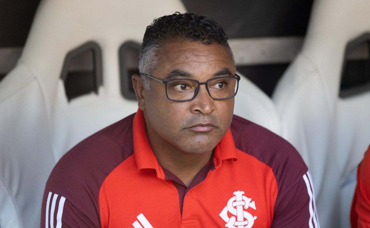 Botafogo abre conversa com Roger Machado e empresário do treinador aborda possível saída do Inter