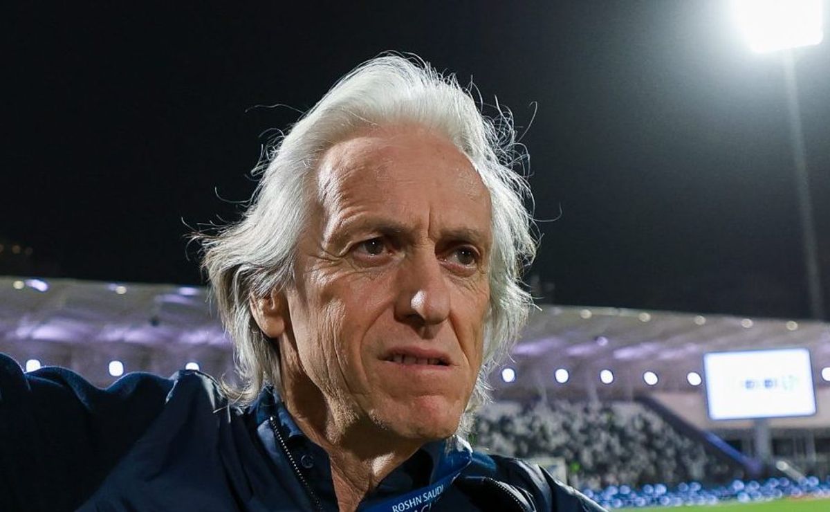 Campeão da Libertadores com Jorge Jesus deseja jogar no Fluminense e Mano avalia contratação