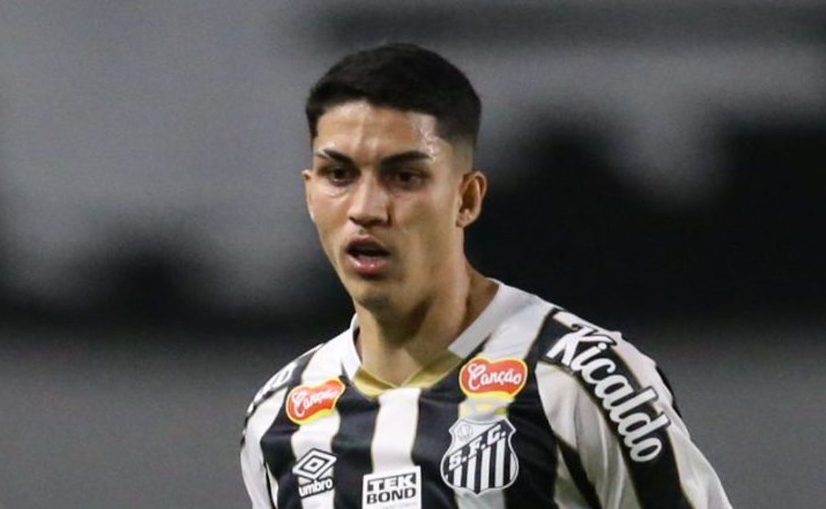 Jair aceita proposta do Botafogo e está próximo de ser primeiro reforço do Glorioso para 2025