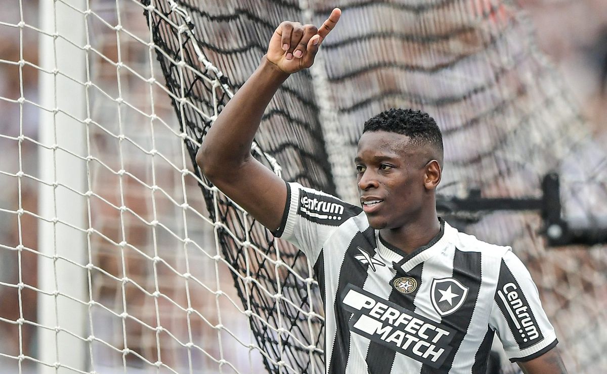 Saída de Luiz Henrique no Botafogo sofre reviravolta e John Textor pretende negociar ao futebol inglês