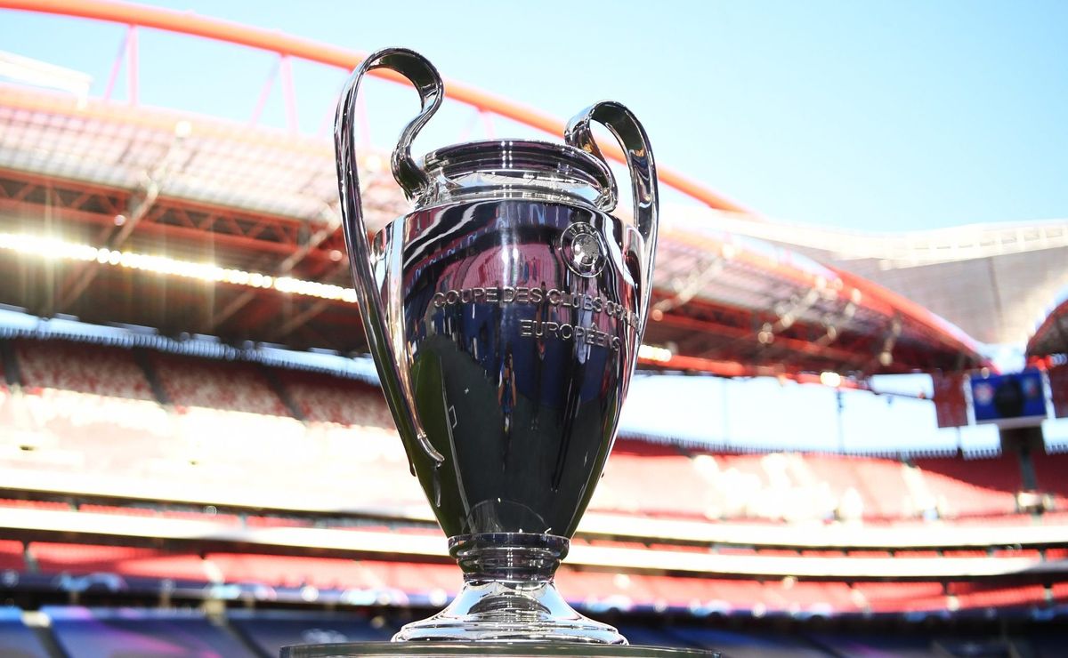 Santos abre negociação para contratar craque campeão da Champions League