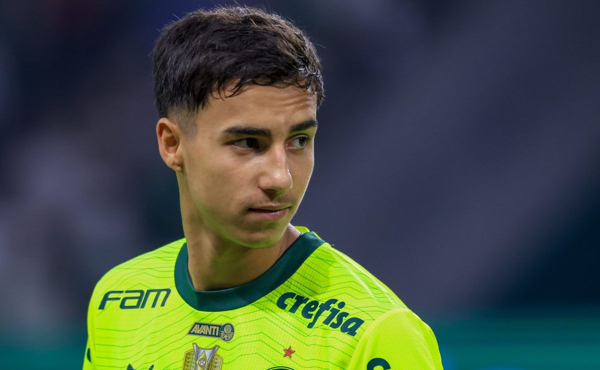 Vitor Reis vendido pelo Palmeiras por R$180 milhões ao Brighton recebe aprovação da torcida