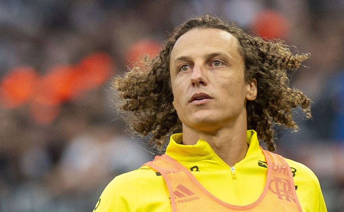 Corinthians desiste de esperar resposta de David Luiz e vai buscar outro zagueiro, revela jornalista