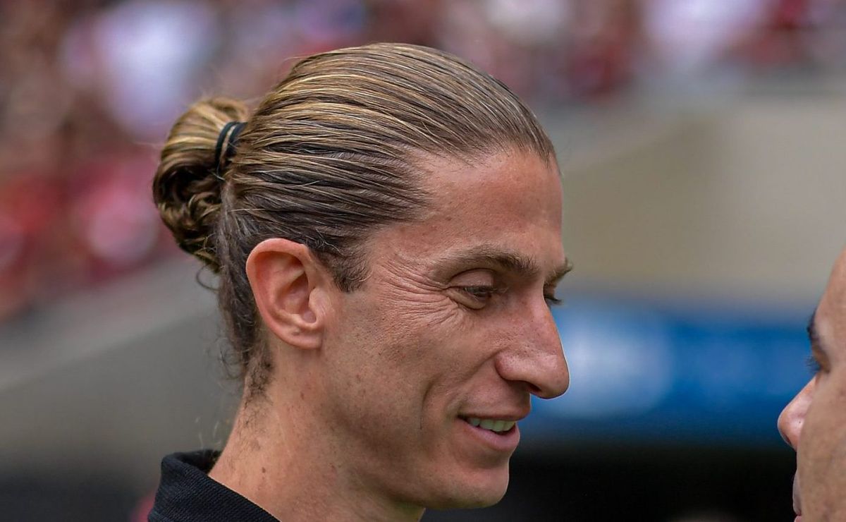 Fora dos planos de Filipe Luís, Flamengo decide emprestar atacante e fecha acordo com Juventude