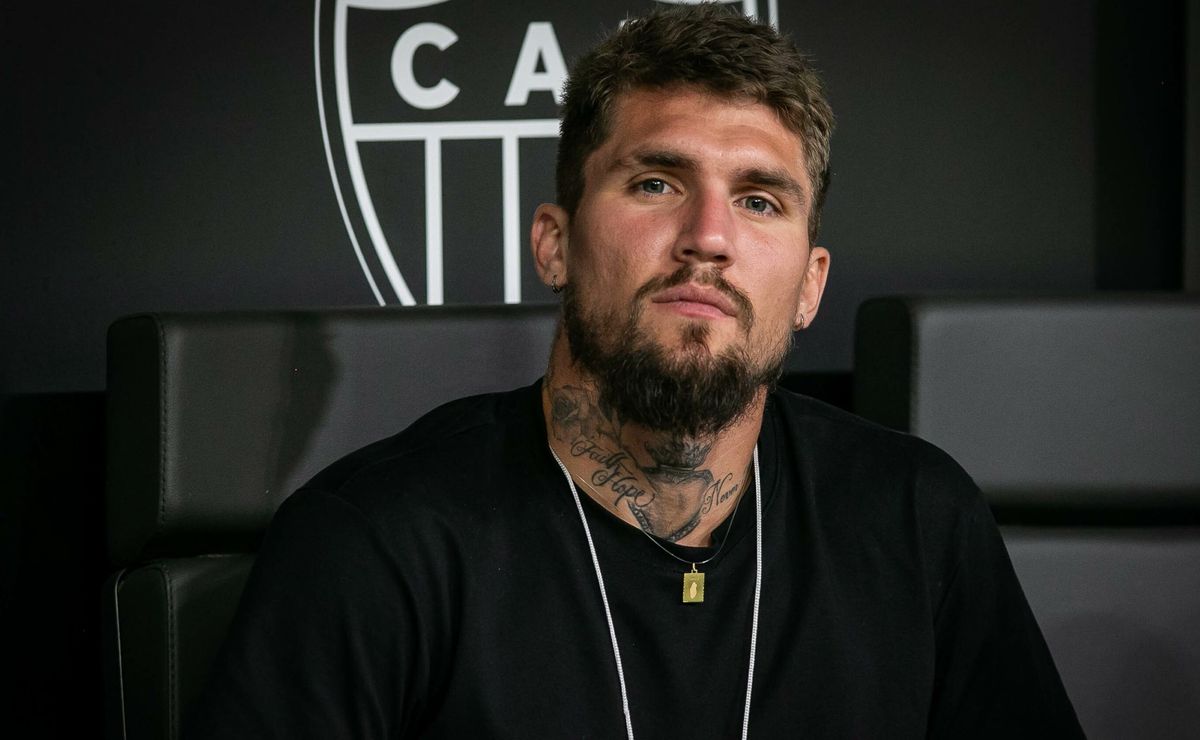 Lyanco não gosta de alfinetada de Gabigol e 'dá o troco' nas redes sociais