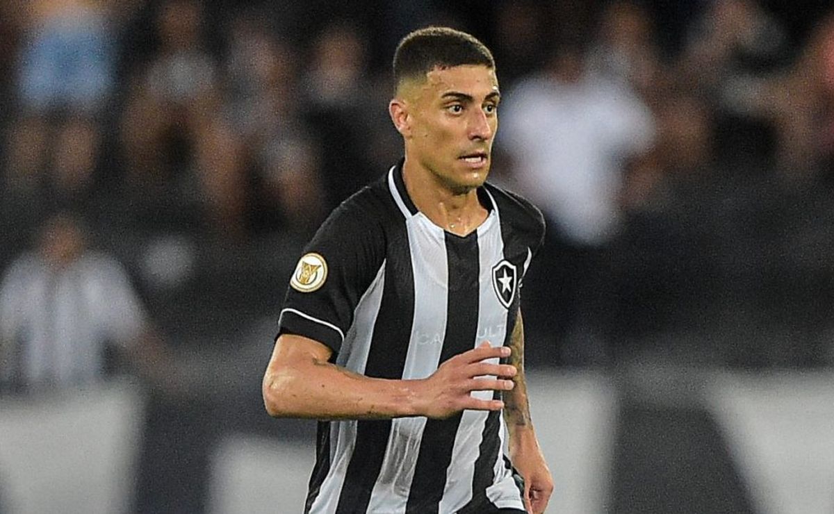Philipe Sampaio está de volta ao Botafogo e atrai interesse de clubes nacionais