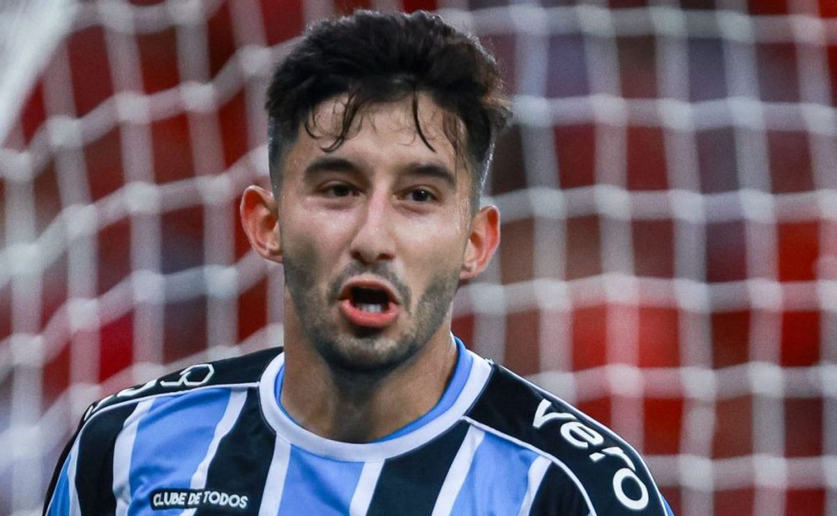 Villasanti toma nova decisão envolvendo futuro no Grêmio e Quinteros quer sua permanência