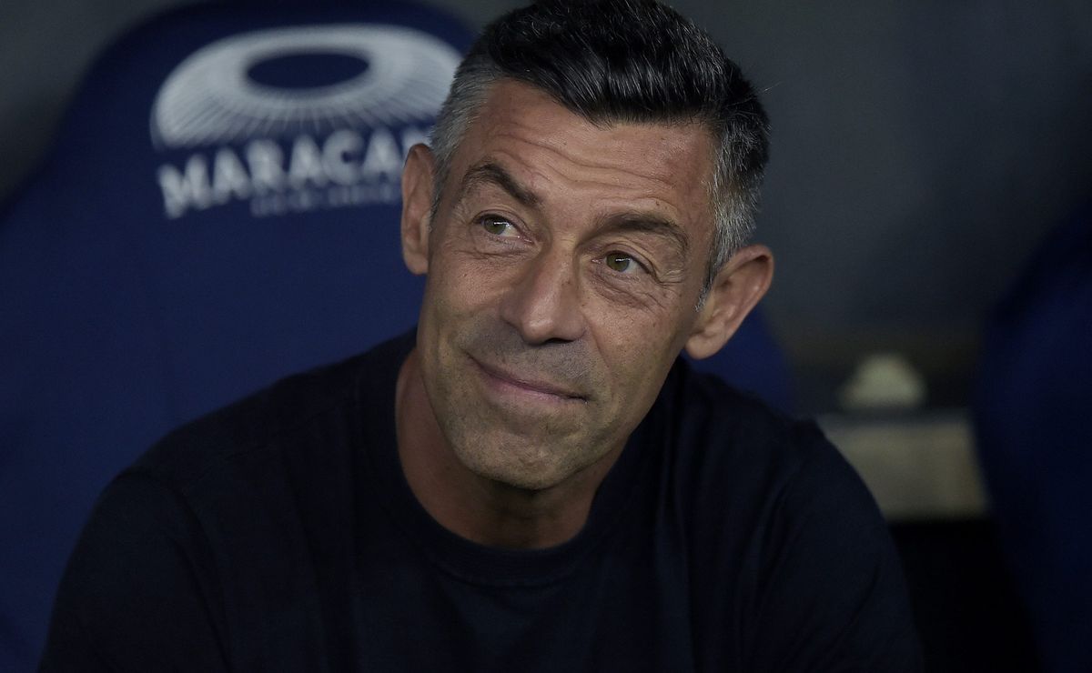 Caixinha aprova e Santos vence disputa com o Atlético-MG por Léo Godoy, do Athletico-PR
