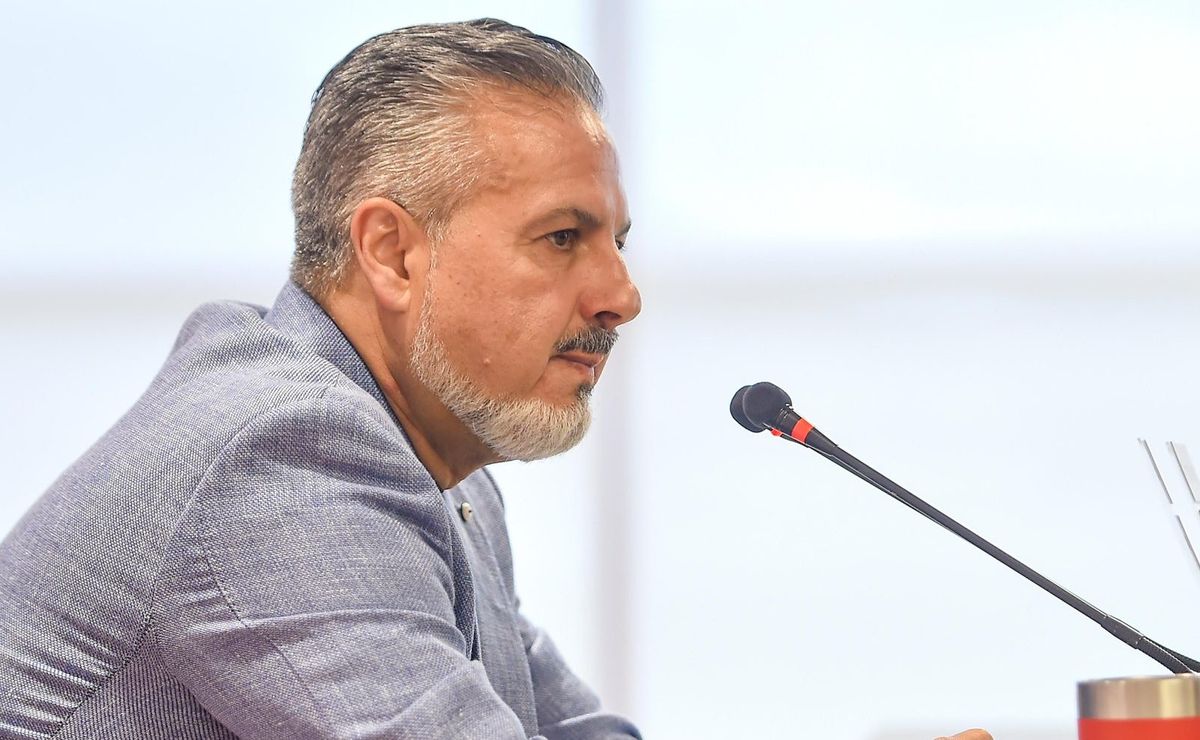 José Boto age no mercado e Flamengo fica próximo de anunciar a chegada de um atacante, volante e zagueiro