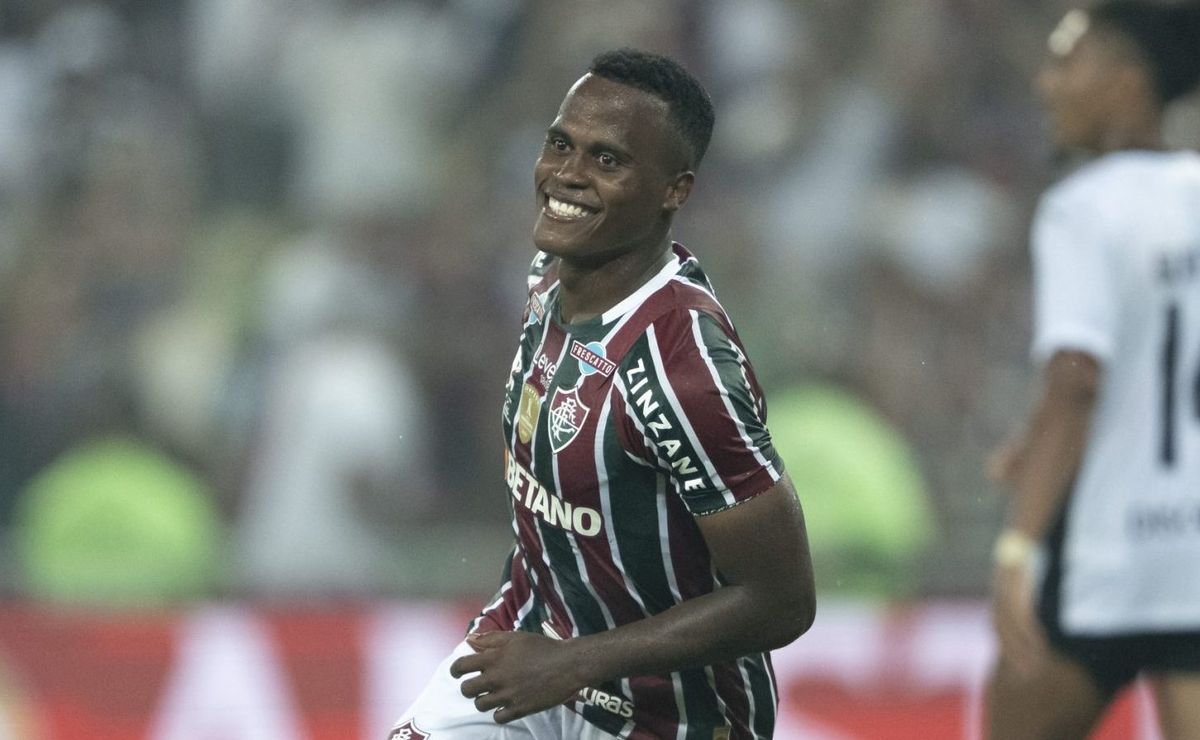 Propostas da Europa por Arias não chegam e meio-campista deve jogar o Mundial pelo Fluminense