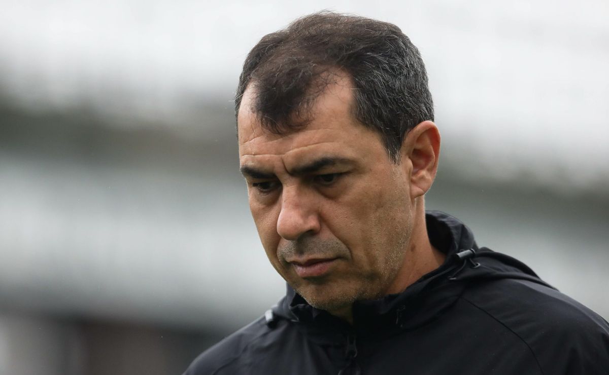 Zagueiro tem grandes expectativas para trabalho de Fábio Carille no Vasco