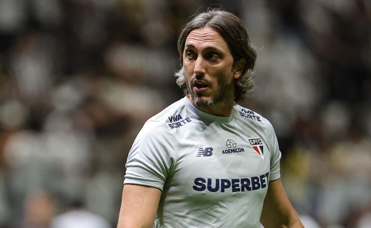 Zubeldía decide não convocar jogador do São Paulo e Liziero não participa da pré-temporada